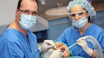 Dr. med. dent. Zoltan Ovari Behandlung